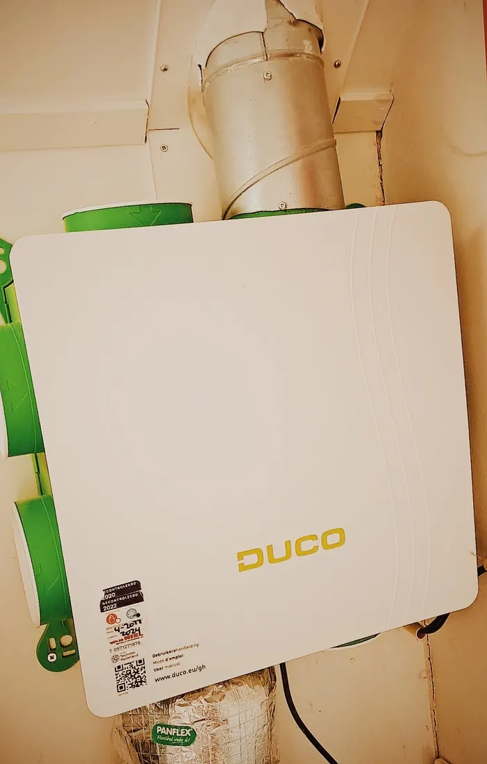 Duco mechanische ventilatiebox na onderhoud door Warmte Energie